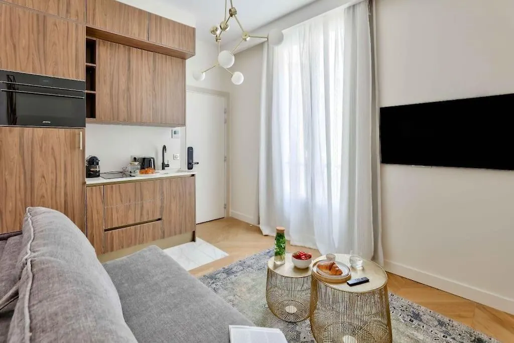 Апартаменты Luxurious & Peaceful - Near Le Marais - With Ac